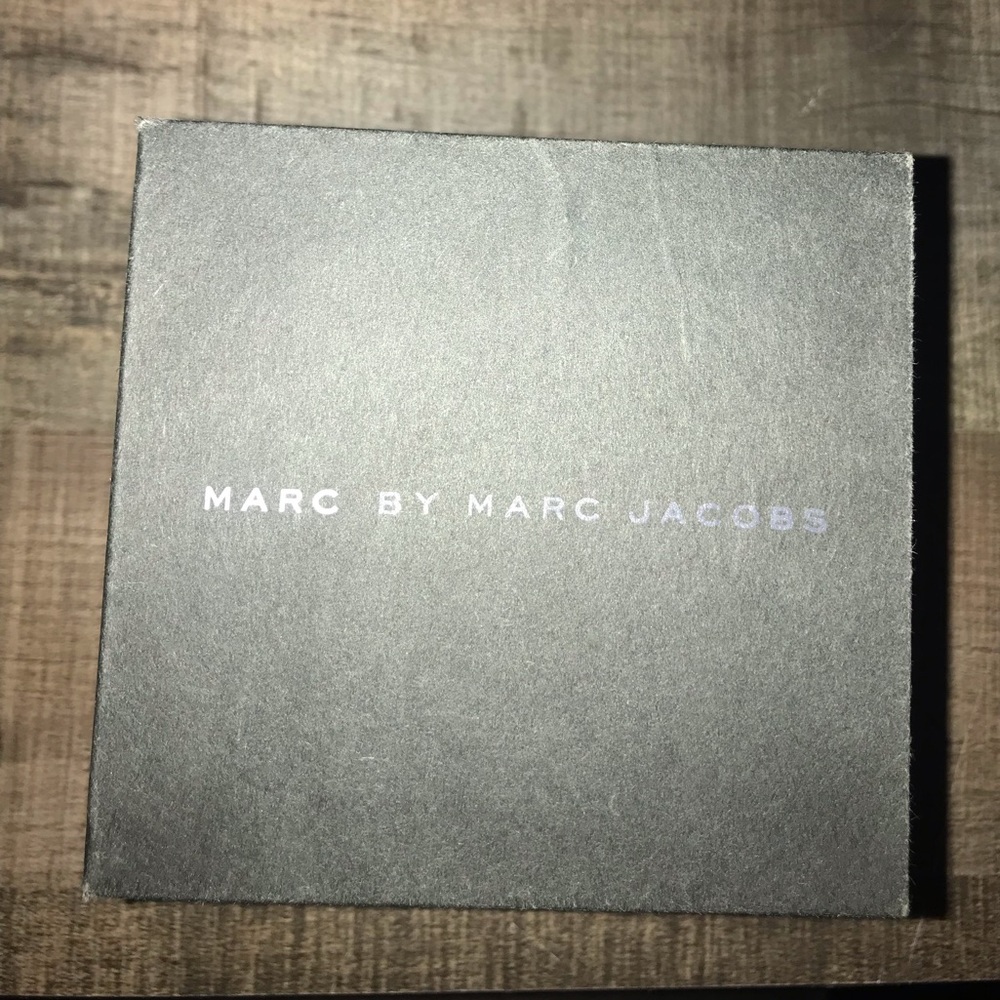 Gorgeous Gold Marc by Marc Jacob Women’s Watch - Picture 2 of 5